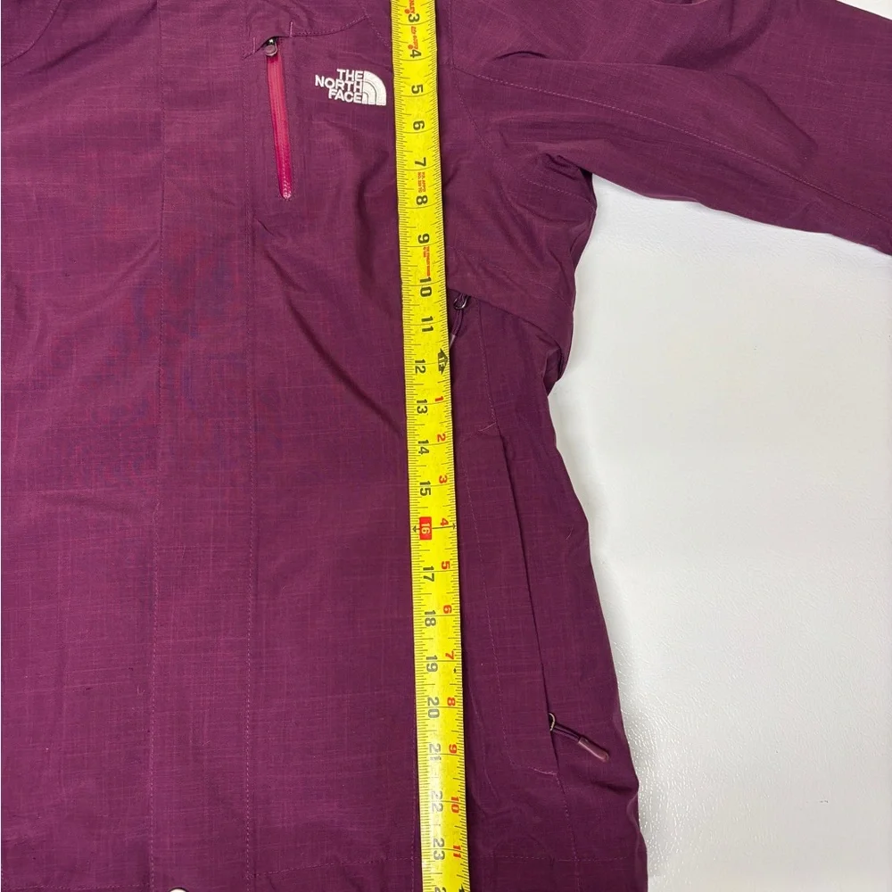 The North Face Women's Magenta Ski Jacket - Picture 5 of 5